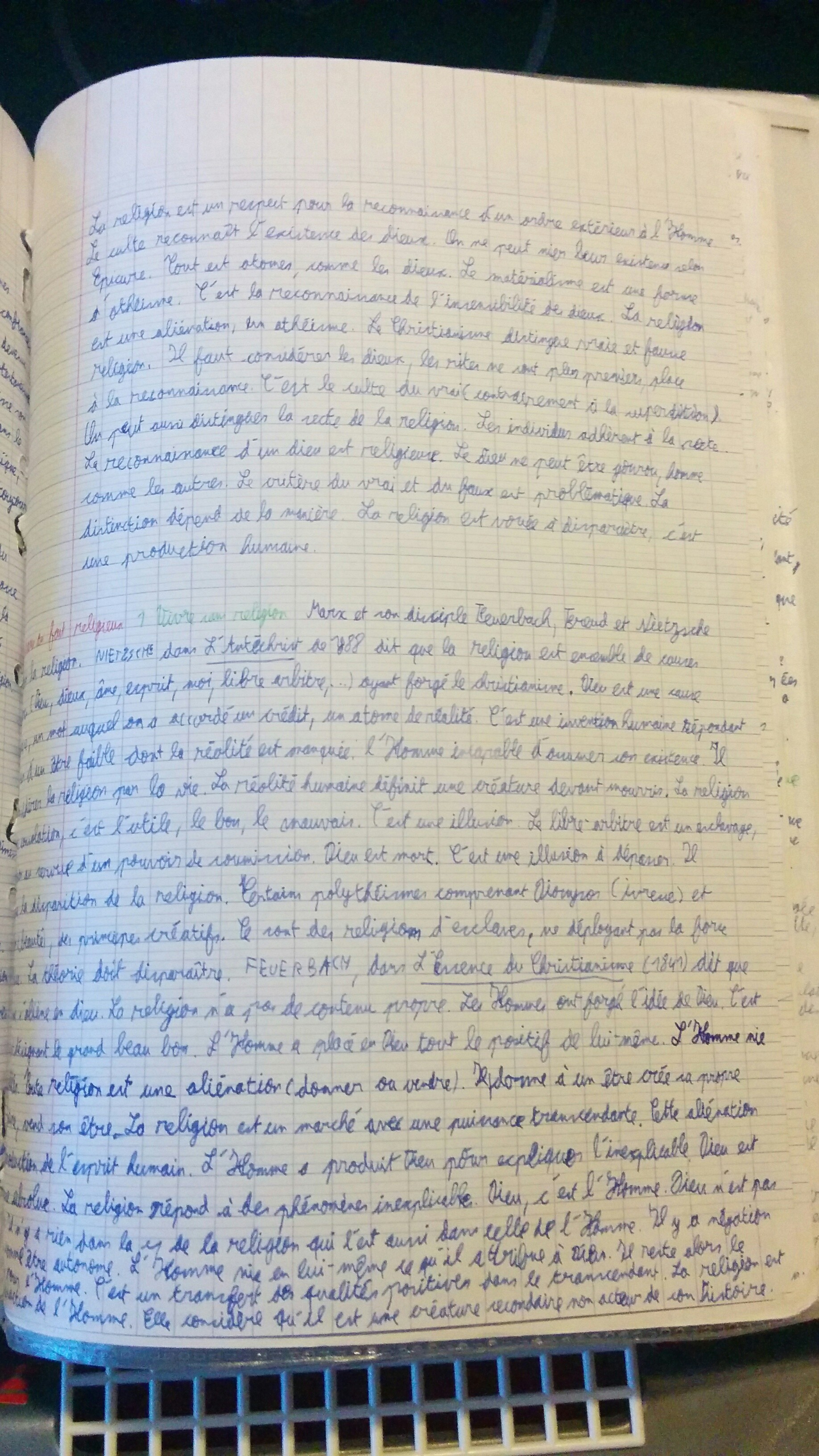 Une feuille de classeur où la transition est appliquée : le cours est écrit normalement sur la première moitié, la seconde moitié commence à être bien noircie dans son ensemble.
