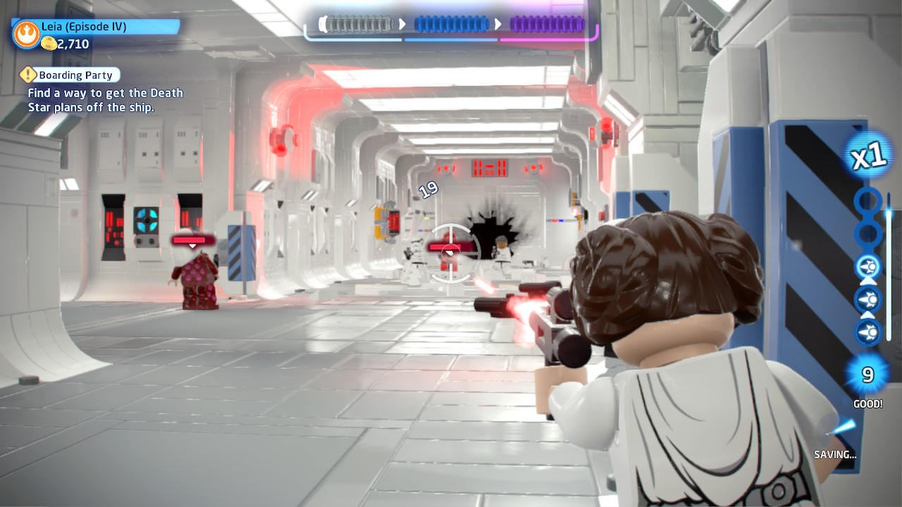 Screenshot du jeu, dans le vaisseau tout blanc de l'alliance rebelle, on joue Leia qui tire sur des troopers.