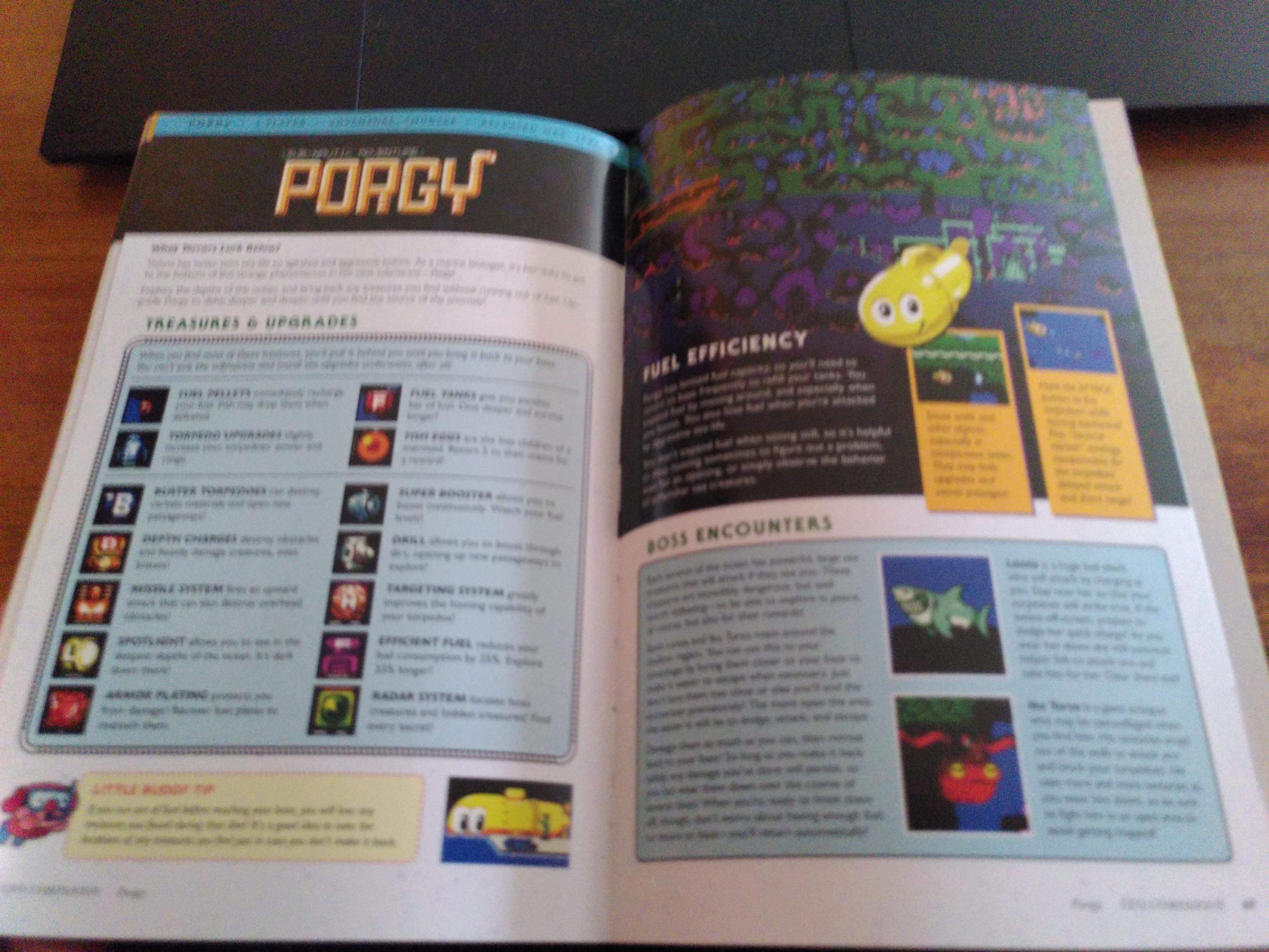 Photo des pages concernant Porgy, avec des screens des éléments à trouver, une demi-map globale, des artworks, des conseils sous forme de texte ...